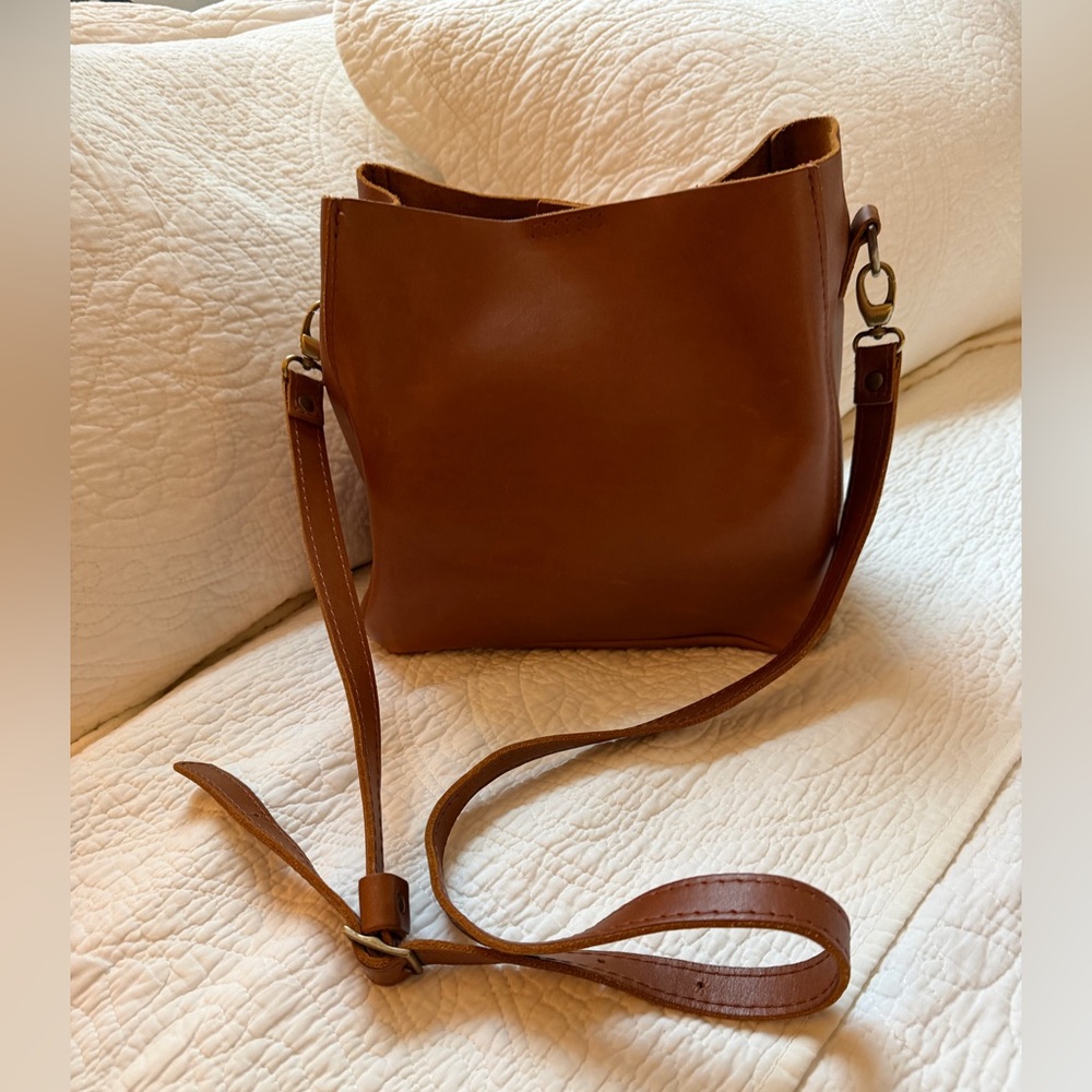 Portland Leather Butterfly Bucket Bag in Honey